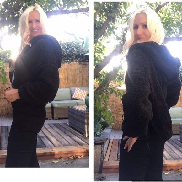 ❄️Black Zip Up Sherpa Hoodie🌟 - Picture 3 of 3